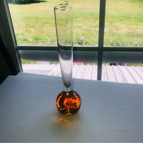 Mid Century Amber controlled bubble glass vase for that special flower - Picture 5 of 8